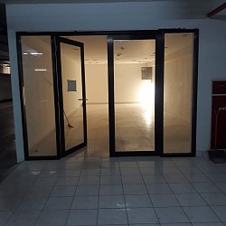 pintu swinge double